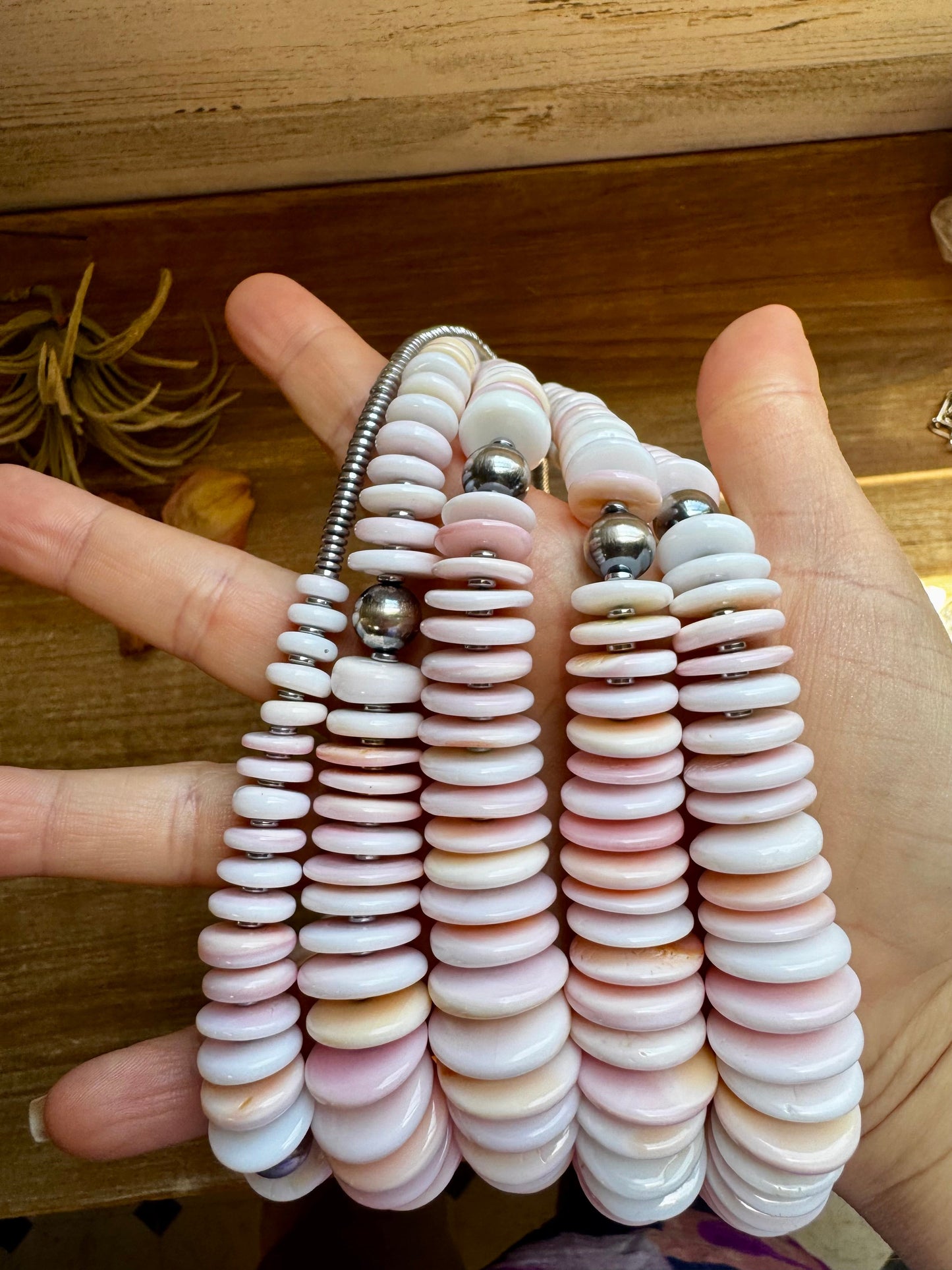 23" Pink Conch Graduated Necklace