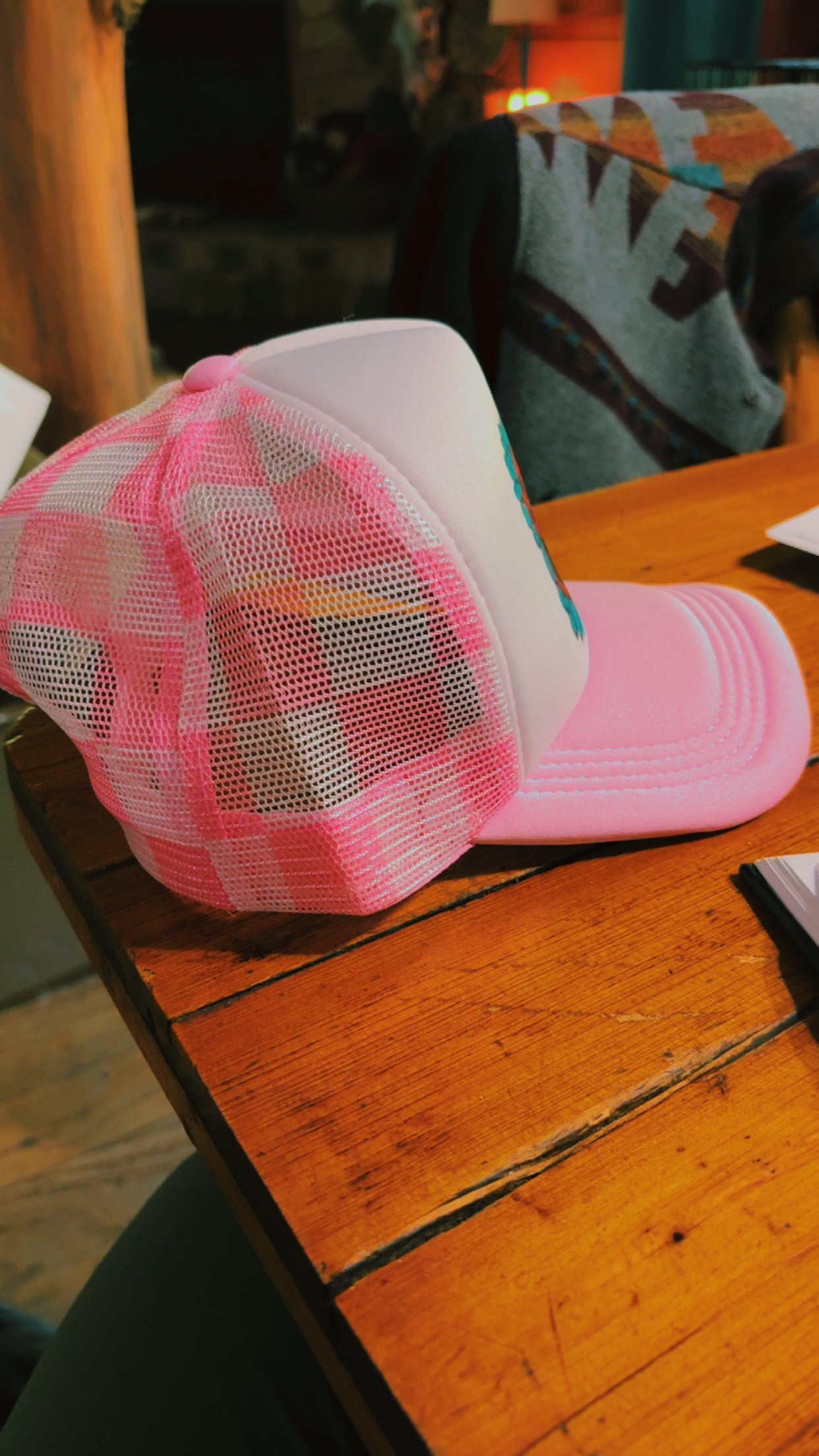 Hey cowboy - pink checkered mesh trucker hat