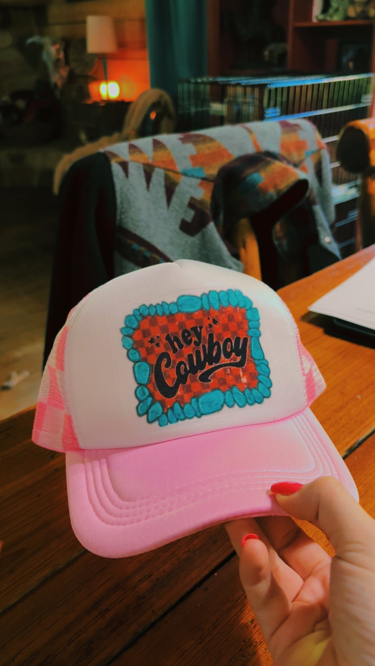 Hey cowboy - pink checkered mesh trucker hat