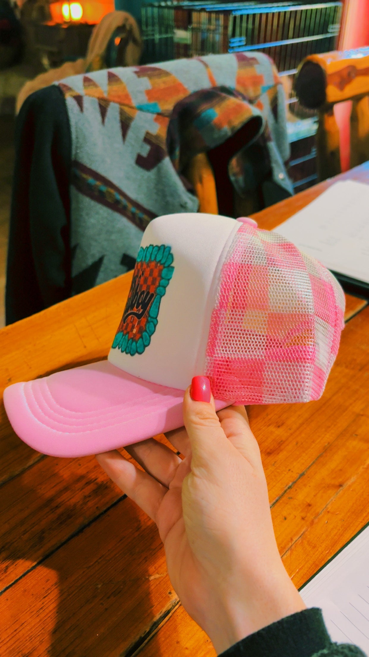 Hey cowboy - pink checkered mesh trucker hat