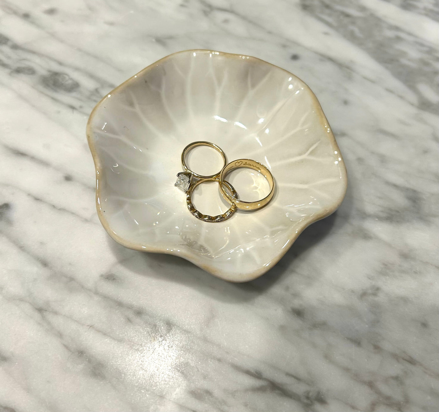 🌺🍍White Shell Ceramic Jewelry Ring Holder PRE ORDER