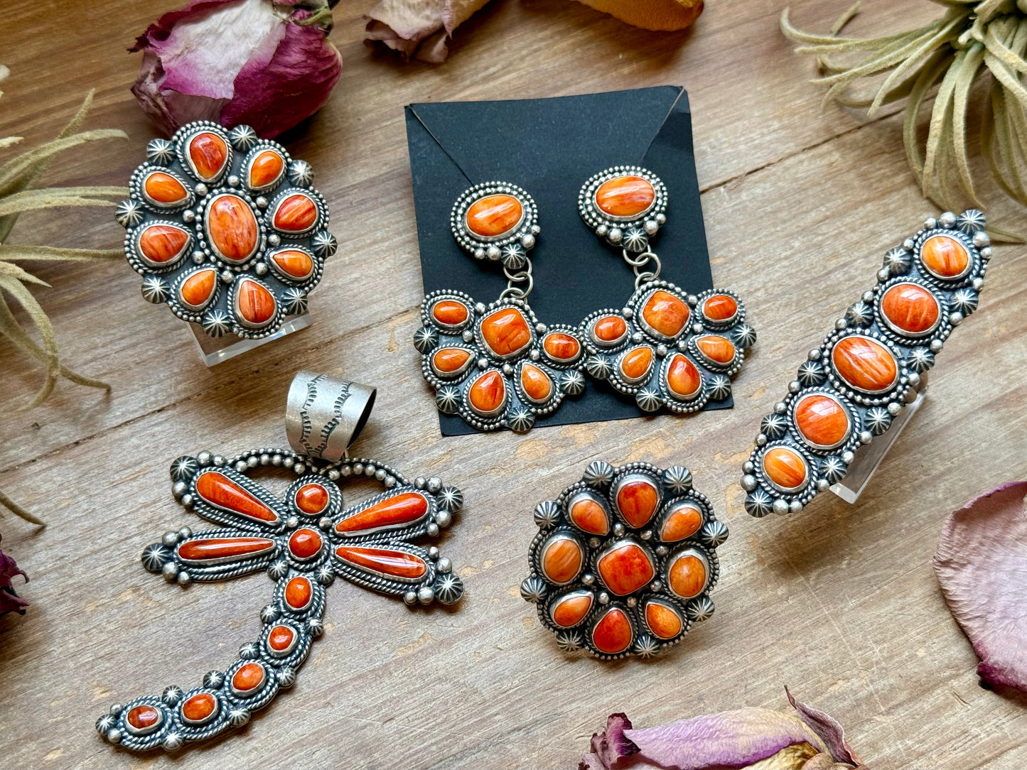 Sterling Silver Orange Spiny Oyster Crawler Ring – Size 8.5 – Artist Shay Pfeiffer