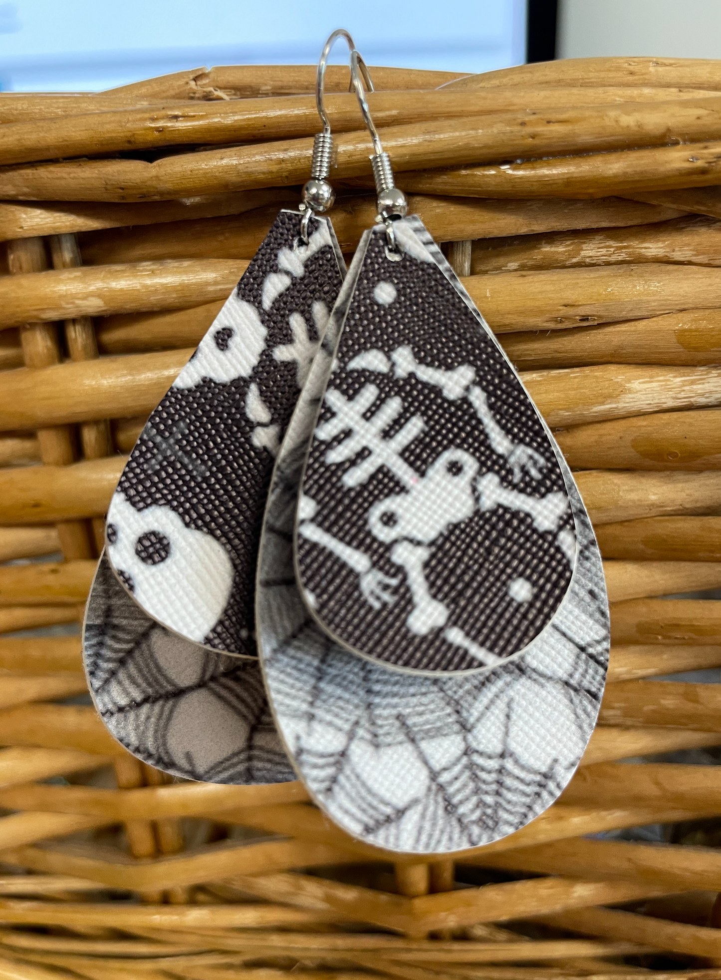 Skull Spider Web Fall Leather Hang Earrings