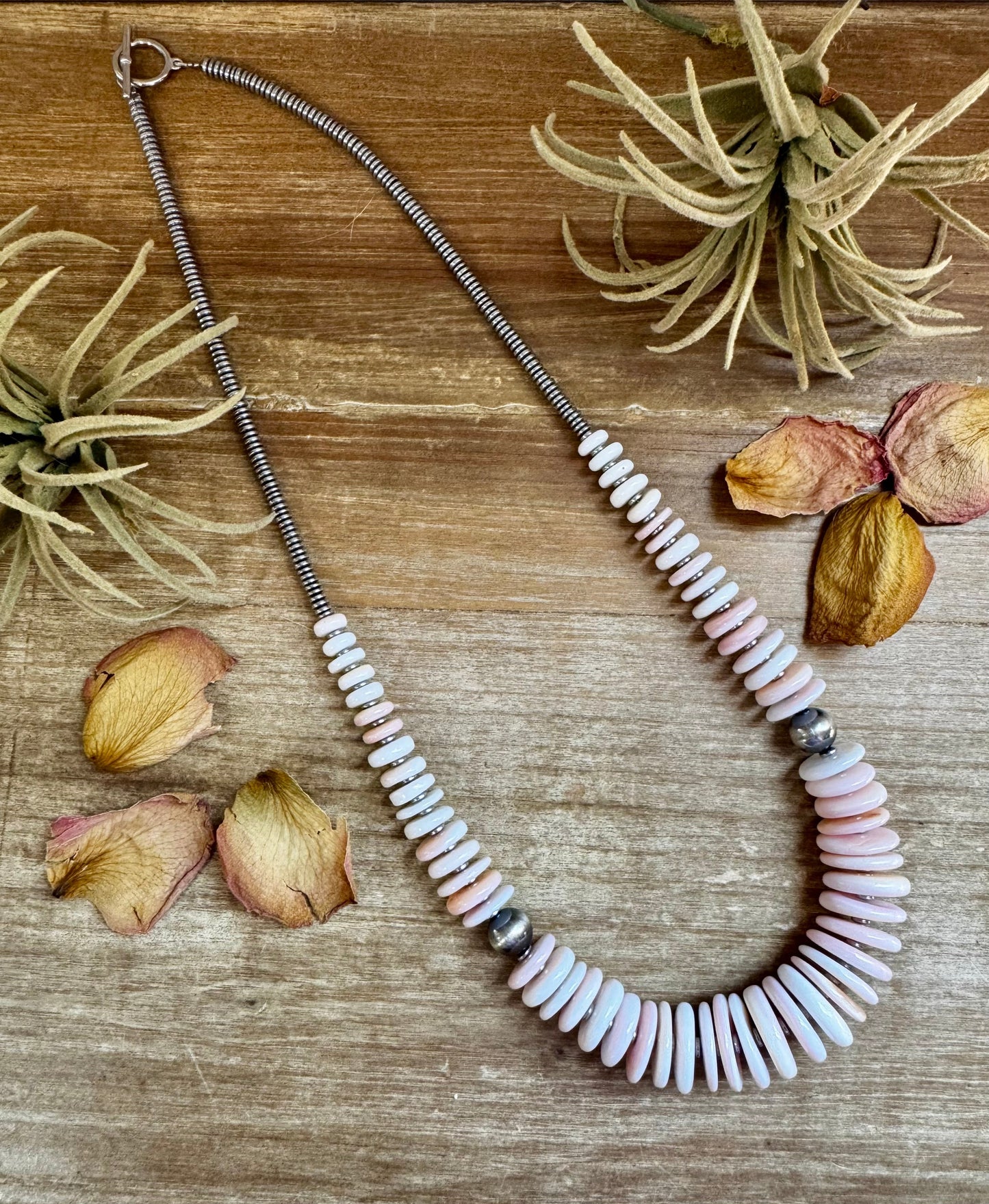 23" Pink Conch Graduated Necklace