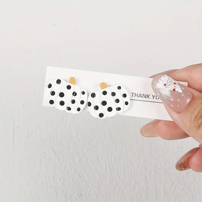 Retro Pumpkin Stud Earrings