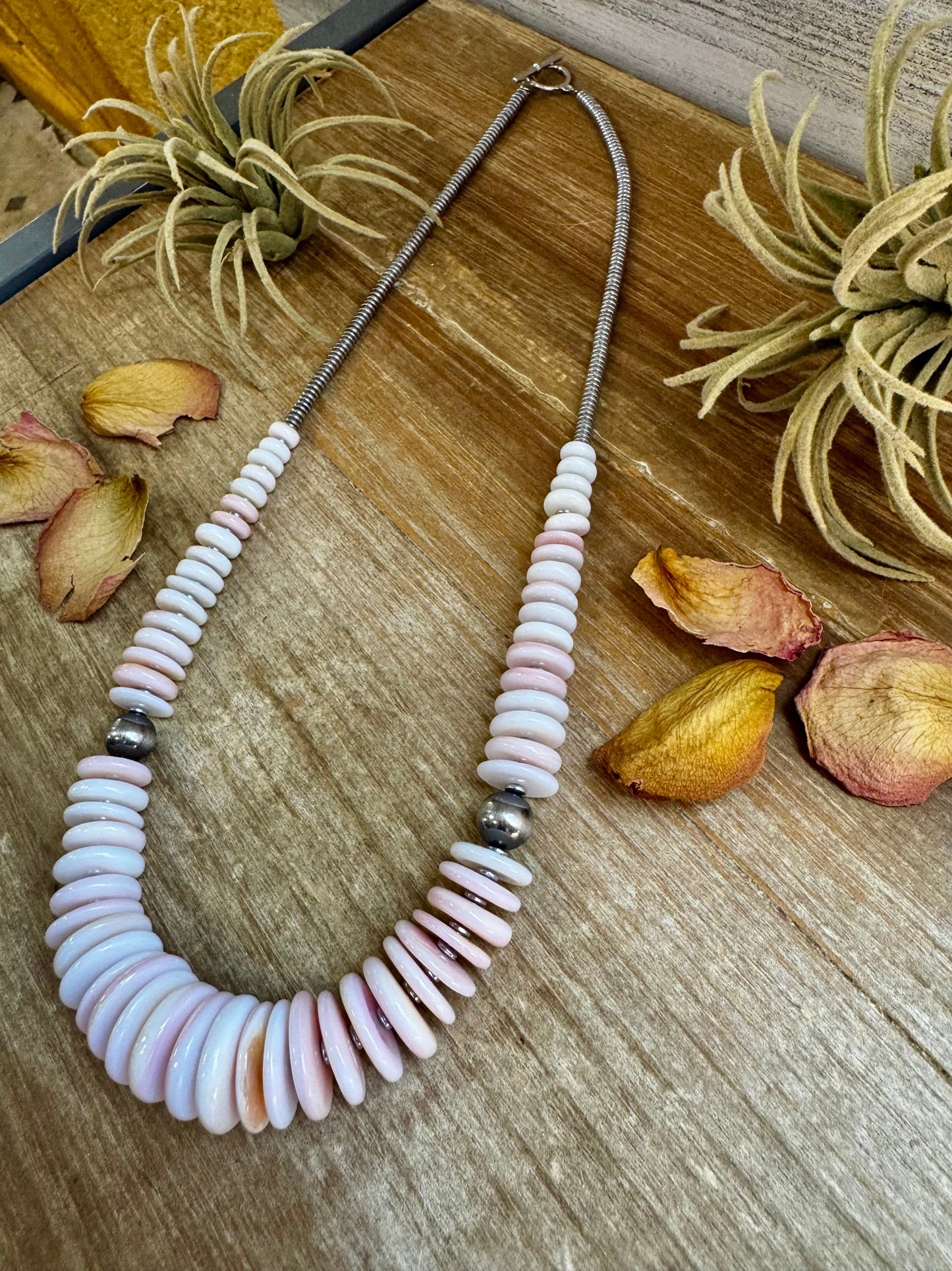 23" Pink Conch Graduated Necklace