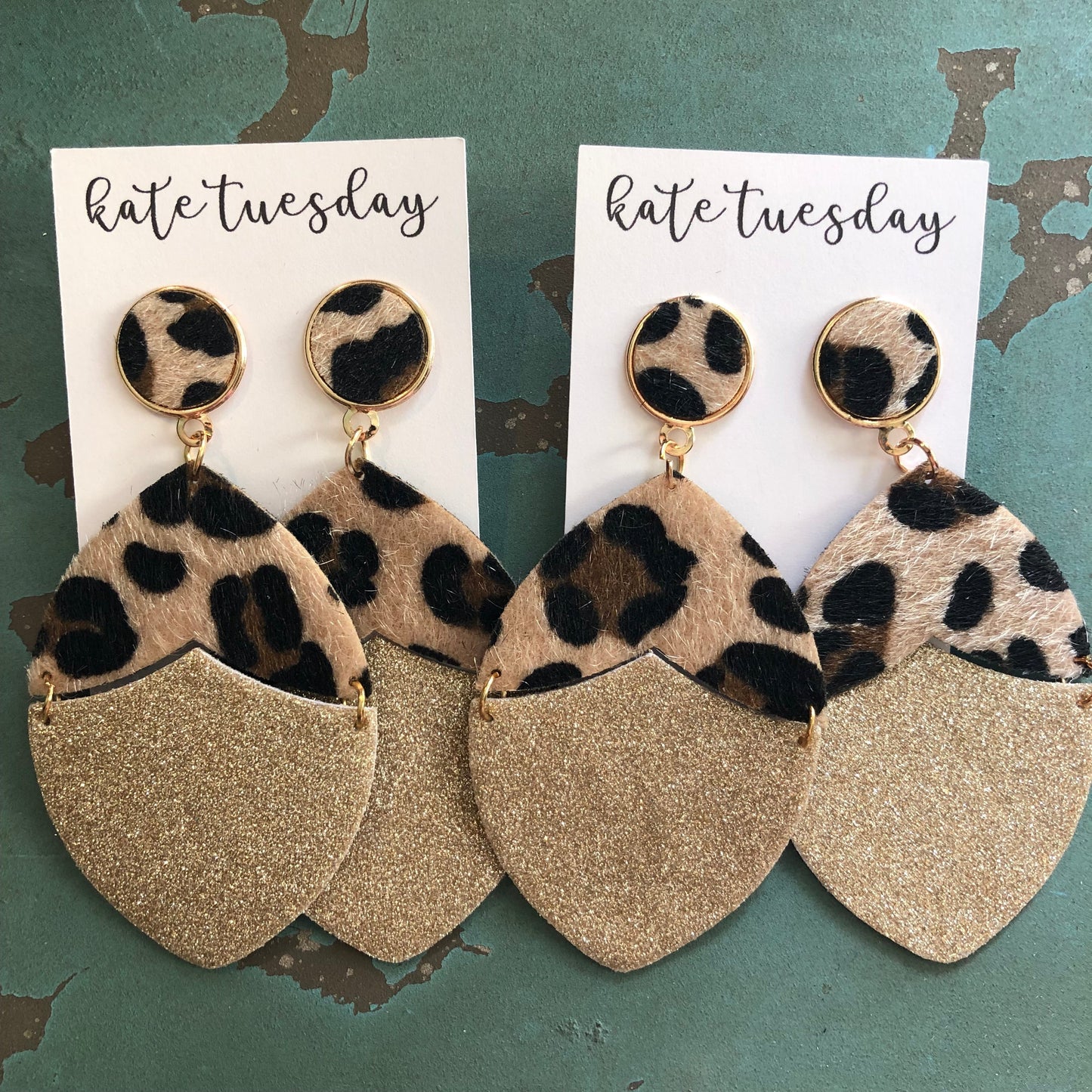 Cheetah Glitter Hang Earrings