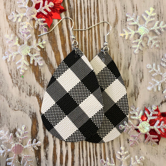Black + White Plaid Buffalo Oval Hang Leather Hang Earrings