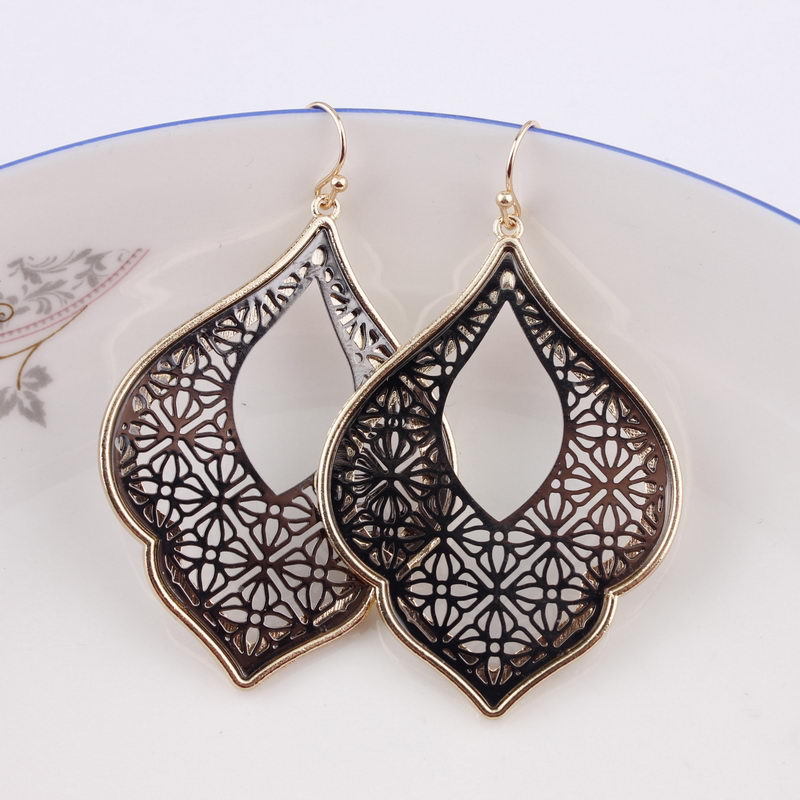 Filigree Thin Metal Bae Earrings