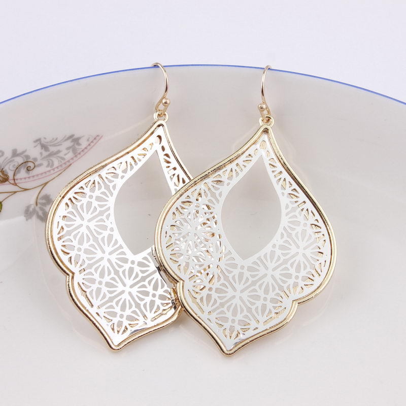 Filigree Thin Metal Bae Earrings